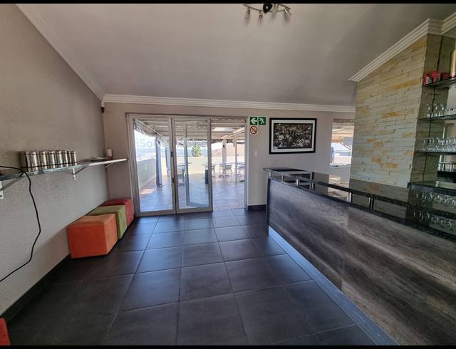835M² OFFICE FOR SALE IN SUNNINGHILL
